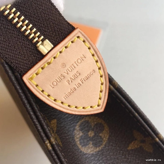 WIS LOUIS 19 VUITTON TOILETRY POUCH 0927